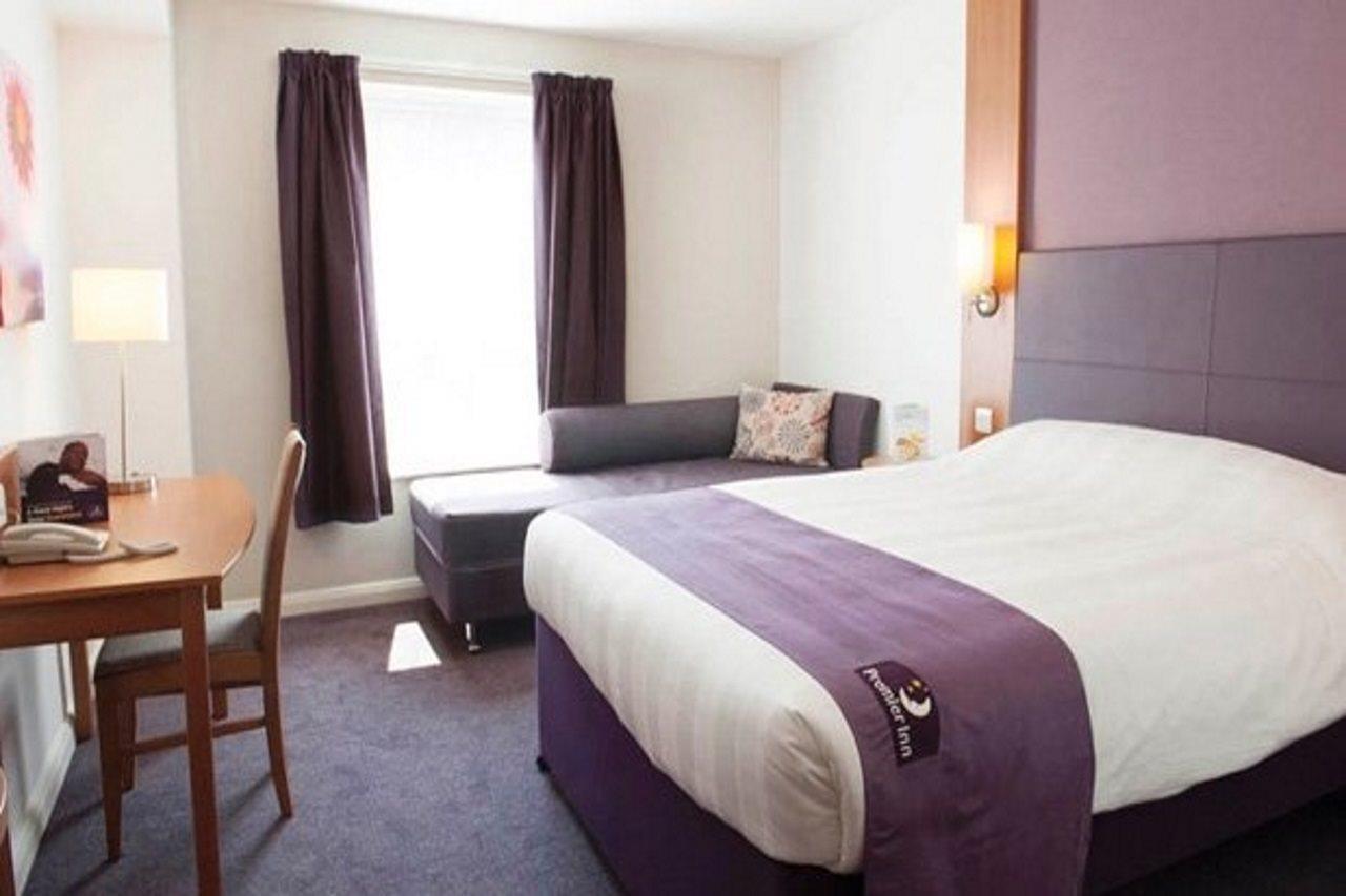 Premier Inn Фром Екстер'єр фото