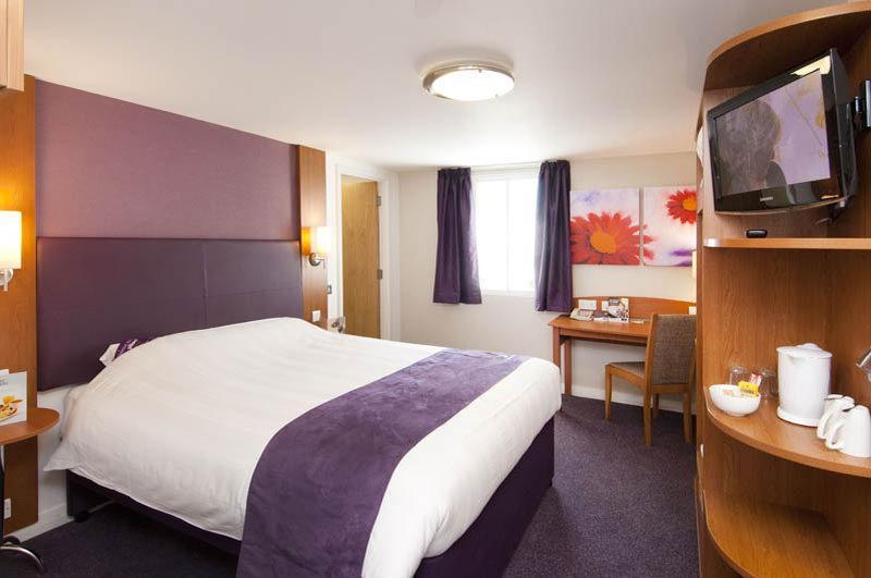 Premier Inn Фром Екстер'єр фото