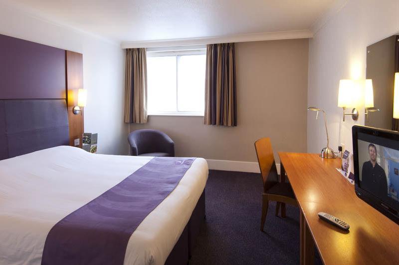 Premier Inn Фром Екстер'єр фото